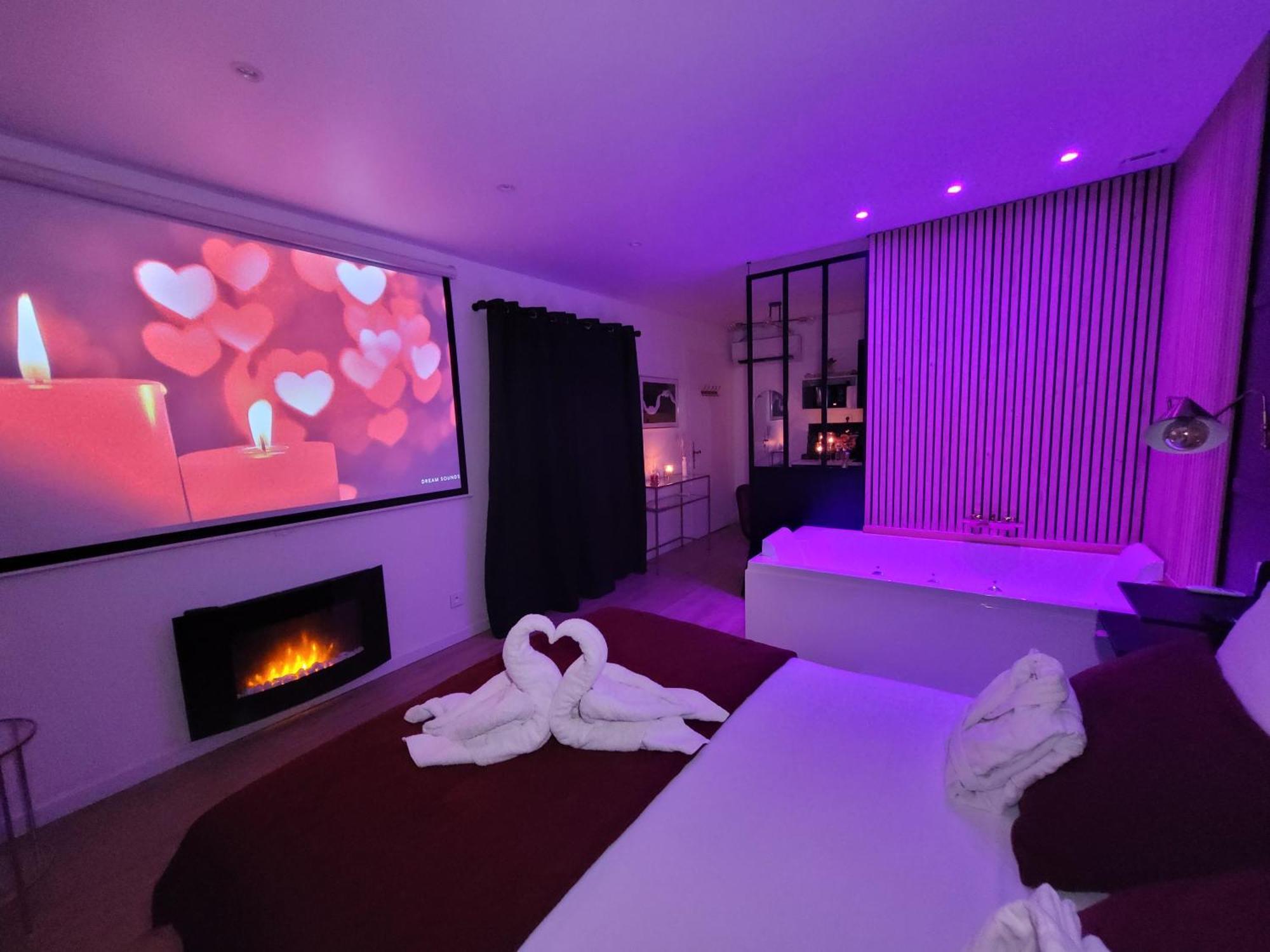 Nuit D'Evasion Love Room Avec Baignoire Balneotherapie 툴롱 외부 사진